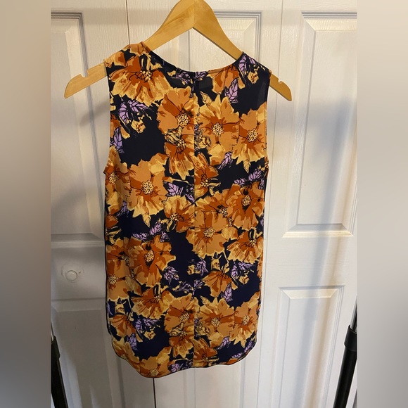 Aritzia Babaton sleeveless blouse - Picture 3 of 3